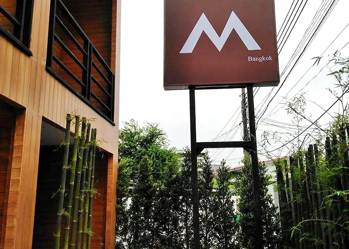 Hotel The M Pool - Bts Ekkamai Bangkok