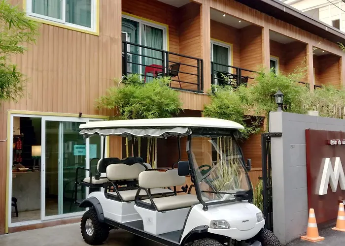 Hotel The M Pool - Bts Ekkamai 3*