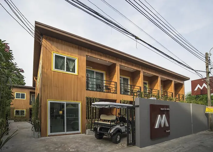 The M Pool - Bts Ekkamai 3*