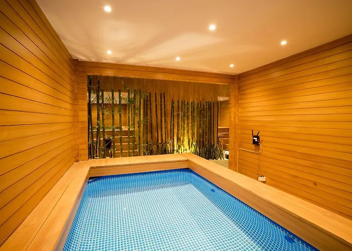 Hotel The M Pool - Bts Ekkamai Bangkok